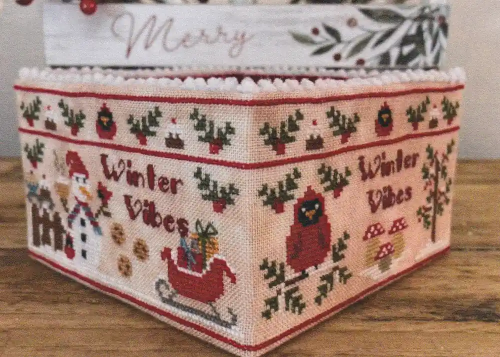 Seasonal Sale Winter Vibes sewing basket by Mani di Donna