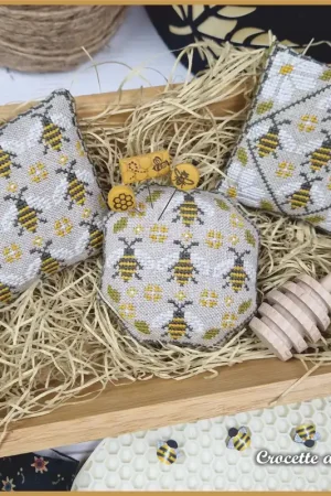Premium Tiny Stitch Things - Bee by Crocette a gogo